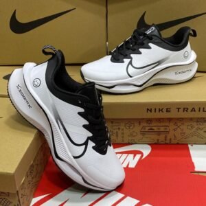 Baskets Nike ZoomX Trail Performance Blanches et Noires