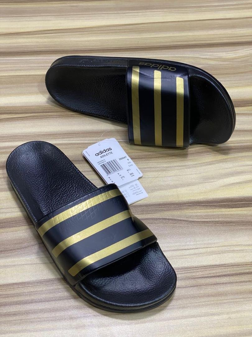 Tongs Adidas Adilette Noir & Or - Confort Iconique