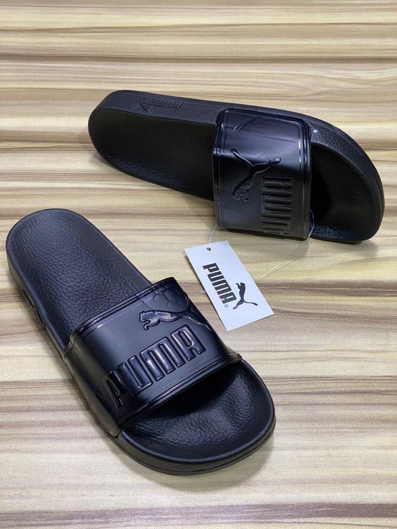 Claquetes Puma Classiques Noires – Confort et Style au Quotidien