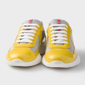 Baskets Prada en Cuir Verni Jaune et Maille Grise
